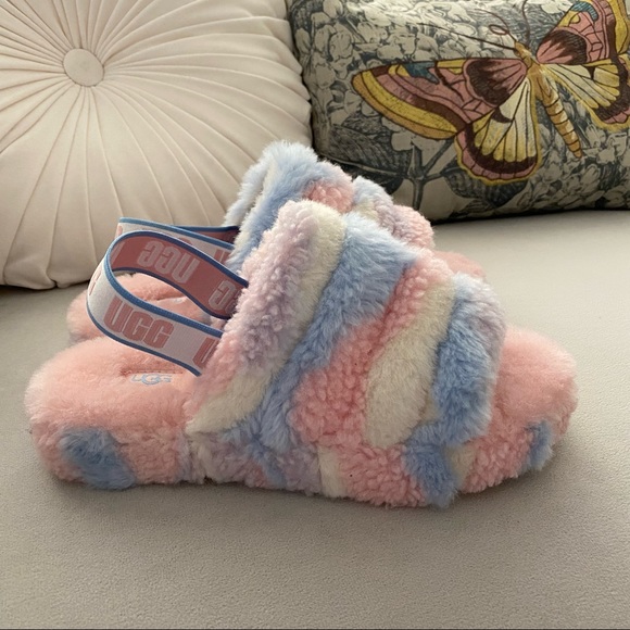 UGG Fluff Yeah Slides Cali Collage Pride Stripes Kid’s 6 (Will Fit a Women’s 8) - Picture 10 of 13